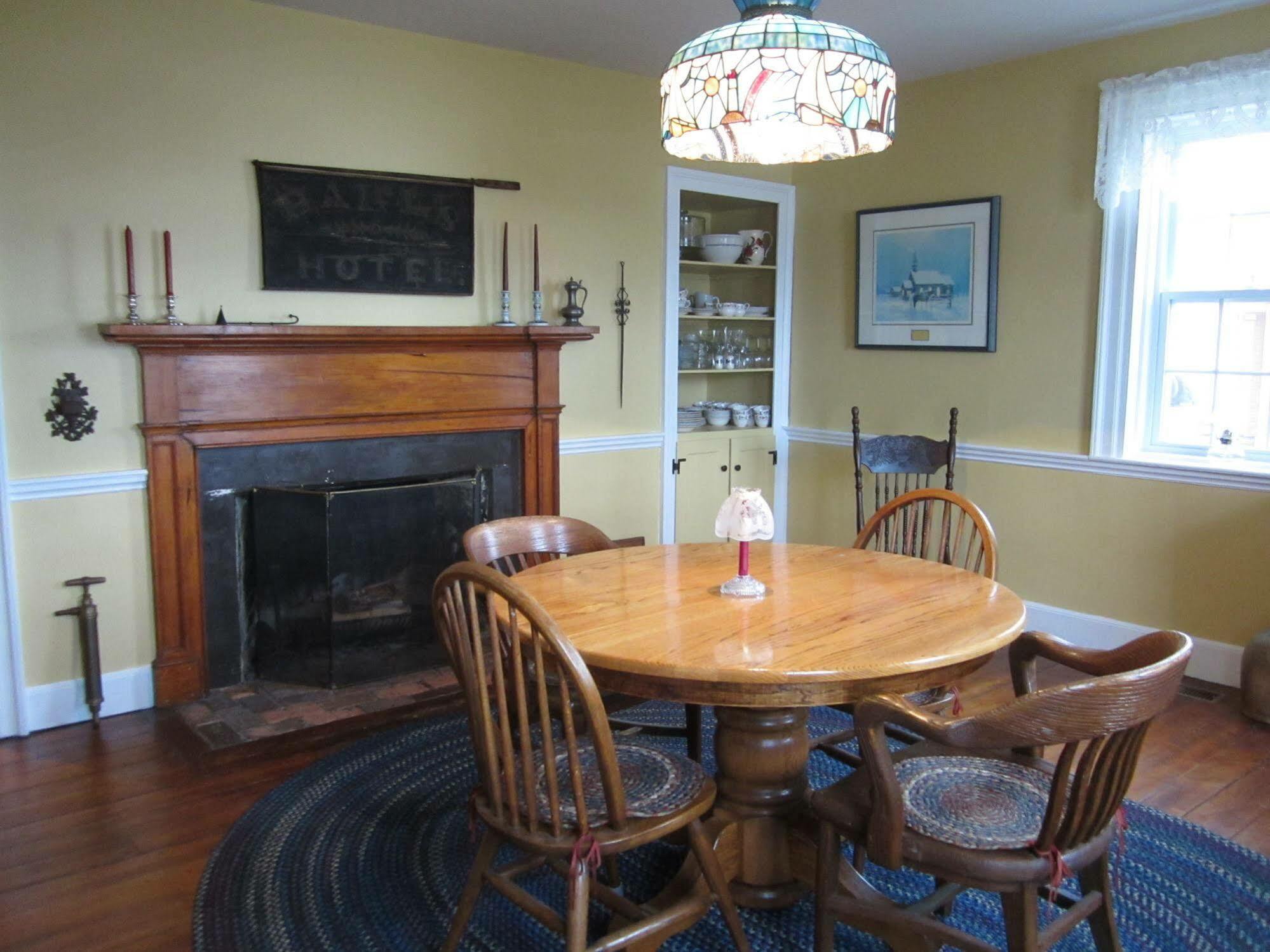Grand Oak Manor Couette-café Granville Ferry