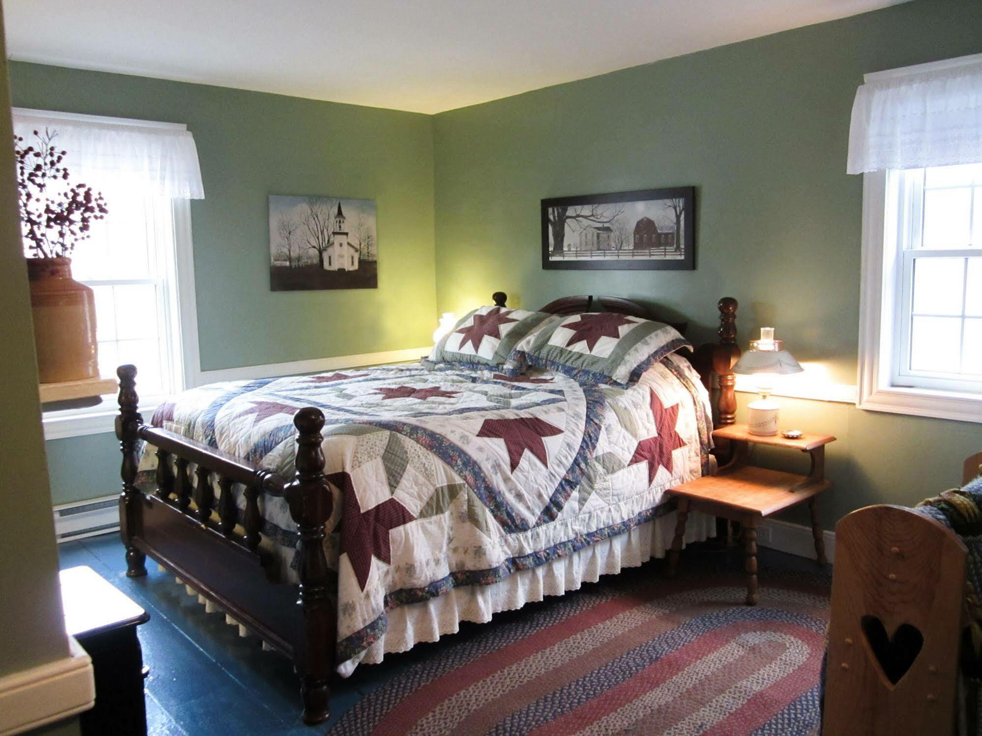 Grand Oak Manor Bed & Breakfast 3*
