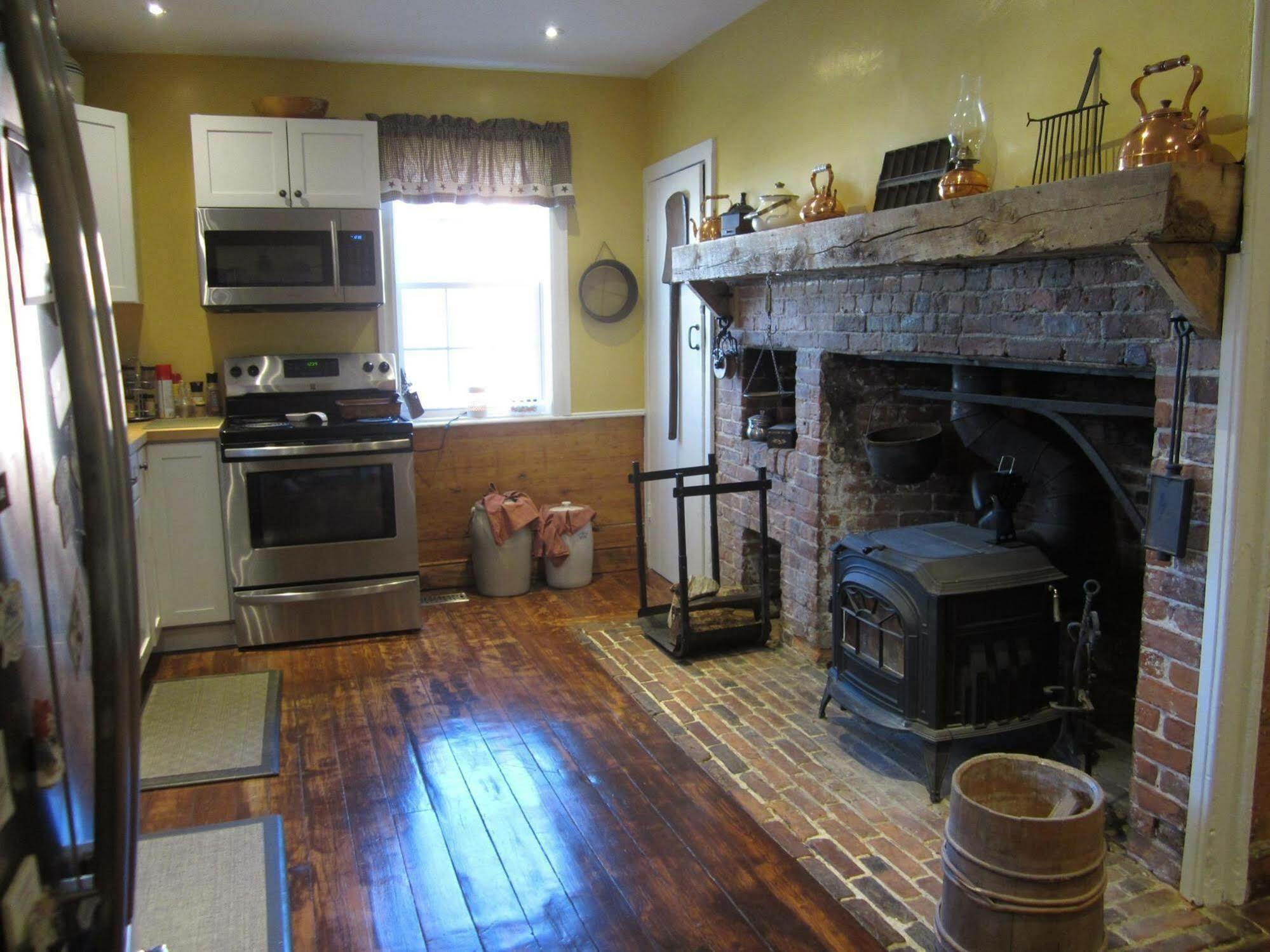 Grand Oak Manor Bed & Breakfast Granville Ferry